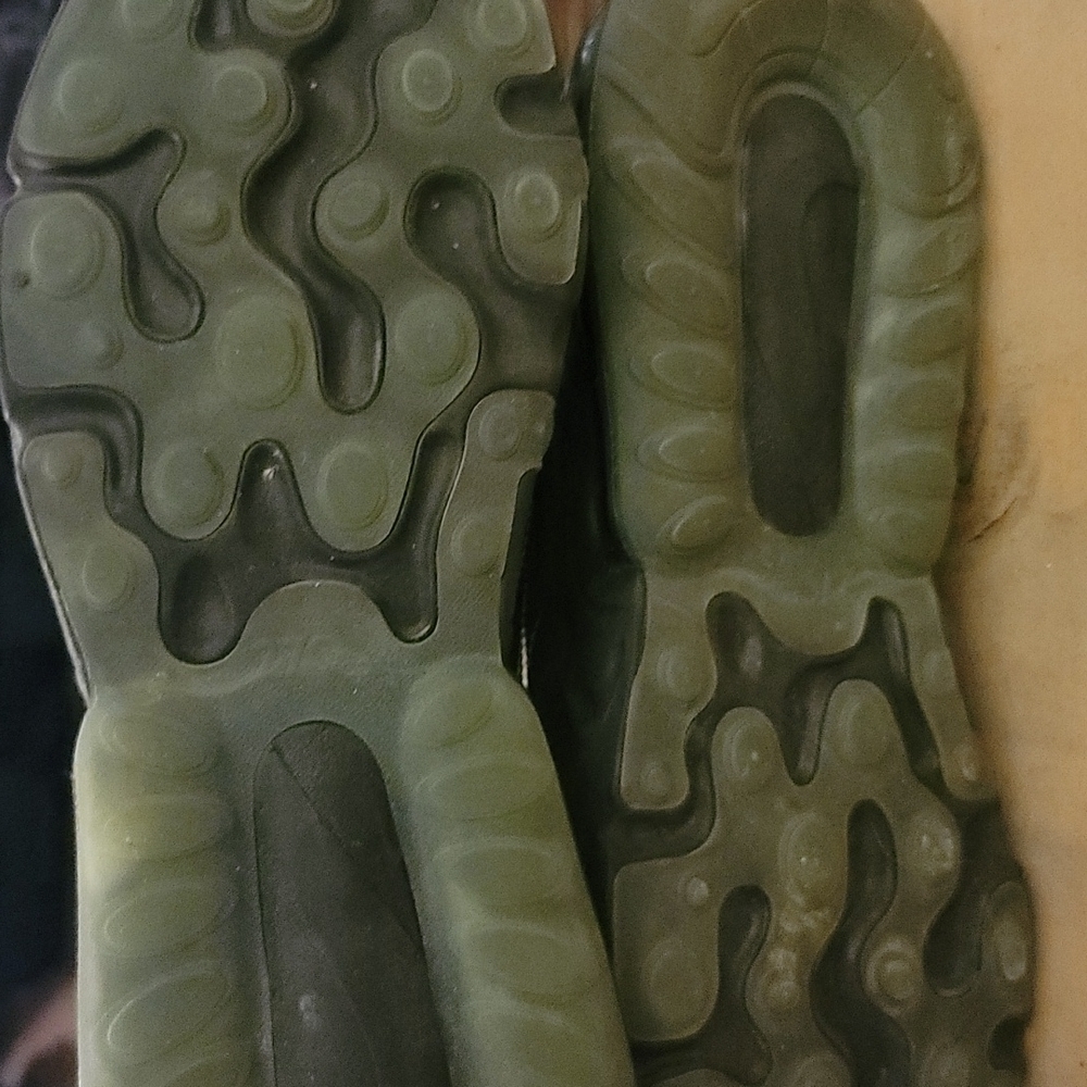 Men's Nike Air 270 React - Picture 7 of 7